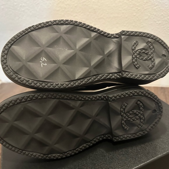 Chanel 2023 Rubber Wellington Caoutchouc CC Logo Top ankle rain boot Authentic - Picture 2 of 8